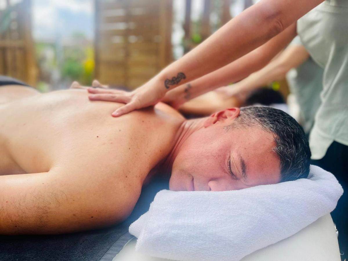 Lykke Suite Spa Sauna Piscina Y Jardin Buzanada 外观 照片