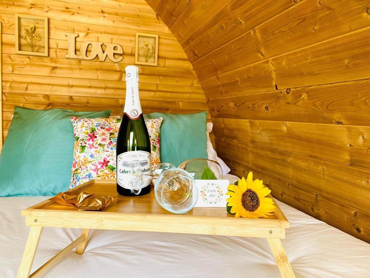 Lykke Suite Spa Sauna Piscina Y Jardin Buzanada 外观 照片