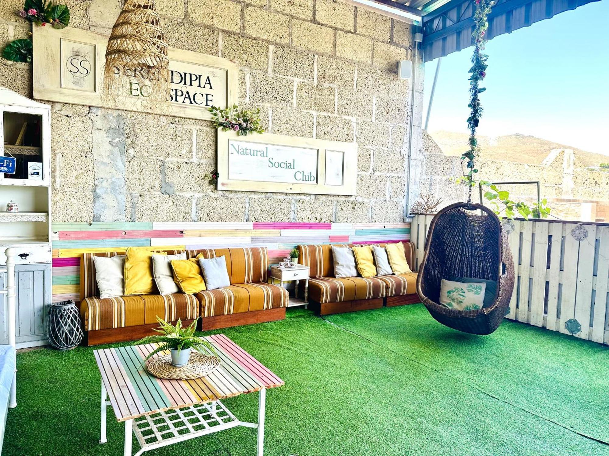 Lykke Suite Spa Sauna Piscina Y Jardin Buzanada 外观 照片